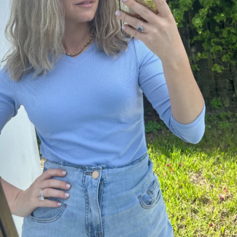 IVEE 3/4 SLEEVE V NECK TEE